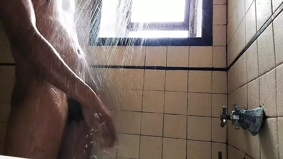Indiano tomando banho e se masturbando para você duas vezes seguidas