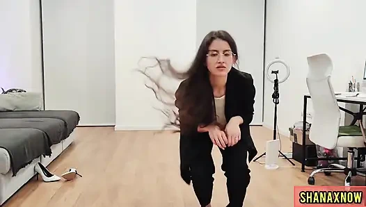 Verrückter körper, transformation in sperma im mund, pinkeln