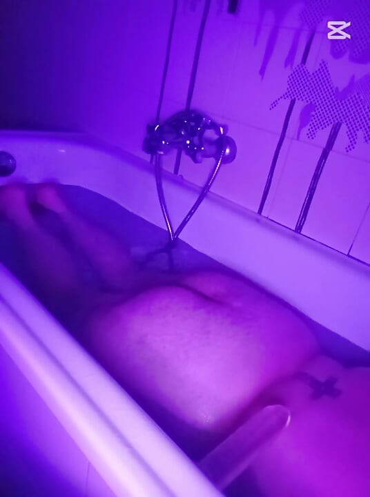Submissive Underwater Blowjob and Footworship POV - Kink Session