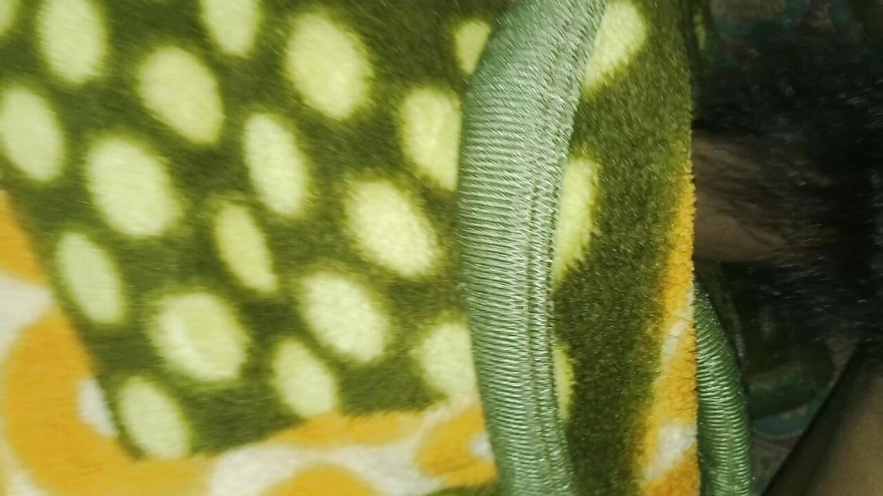 صبي ينيك بالبطانية