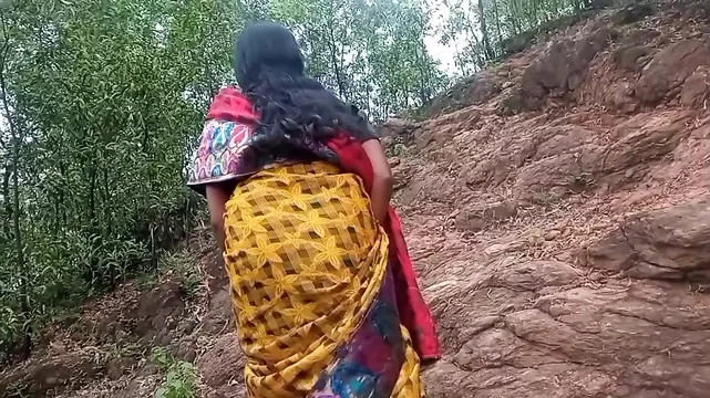 Village Bhabhi Facked by a School Student in forest