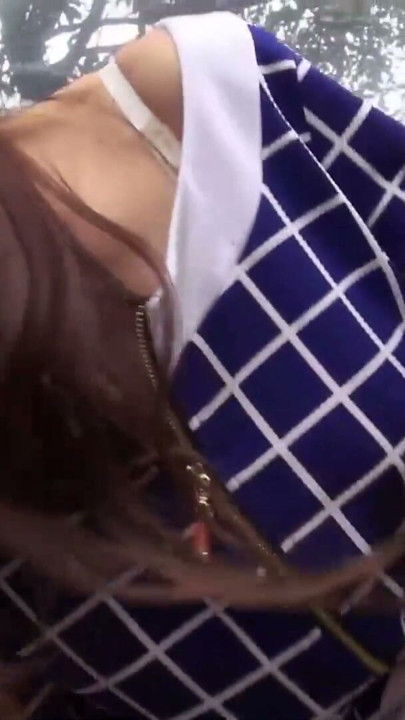 PORNO ASIÁTICO JAPONÉS CHICA CACHONDA SE FROTA EL CLÍTORIS CON VIBRADOR | Clip 3