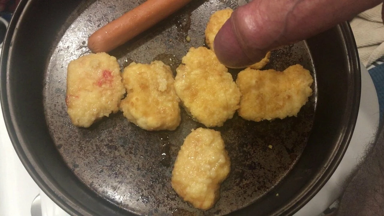 Kencing pada nuggets memasak