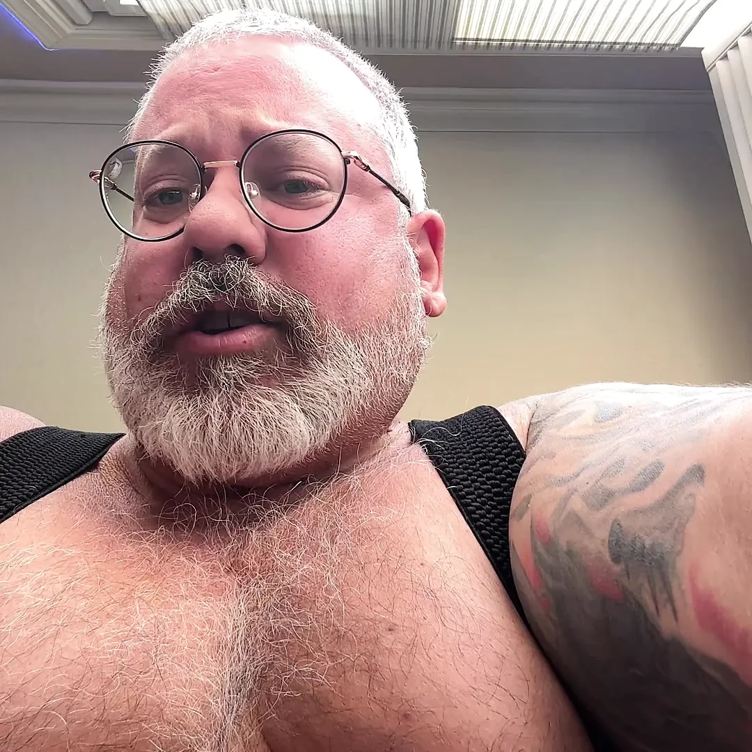 BIG FAT GRANDPA HAS NO TOUCH HANDS FREE PROTEIN SPRAYS
