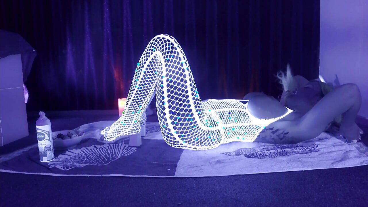 트와일라잇 존 블랙라이트 코스프레