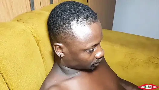 Пятьдесят большой хуй пробурил киску шлюховатой чернокожей, которая хочет еще