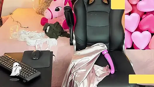 Horny stepdaughter masturbates video for stepdad