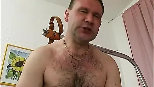 Доктор-клизма трахает сексуальную сучку в больнице - литра горячей клизмы