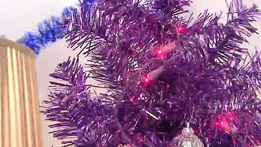 Santa Eats Out Hot Blonde Babe in Christmas Passion