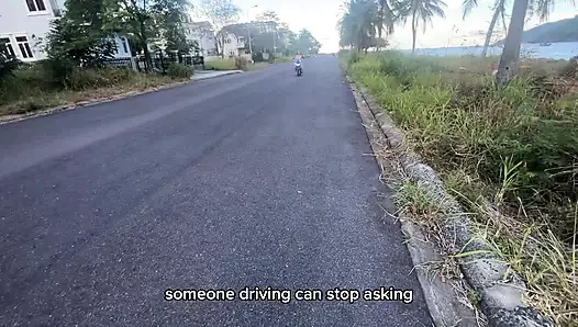 Saya meminta tetangga saya untuk mengantarkan saya pulang, dan kemudian dia meniduri saya