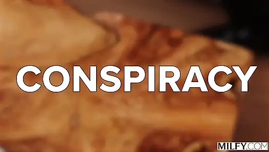 Orta yaşlı seksi kadın büyük zenci aç patron bayan Sienna Rae istekli çırağı tarafından sikiliyor