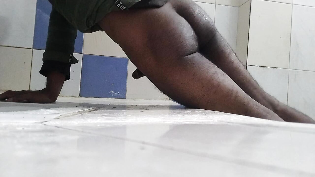 Desi gay fuck with bathroom in hand