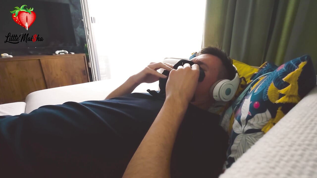 I Visit My Cousin, Smell Her Hair, and She Makes Me Feel Good with Her Feet!