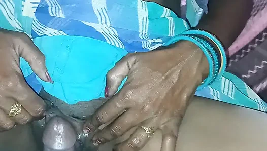 Indian Village Desi Aunty Ki Raat Mein Ghori Bana Kar Paani Nikal Diya - Tight Chut Se Squirt Kiya Homemade Hindi Audio