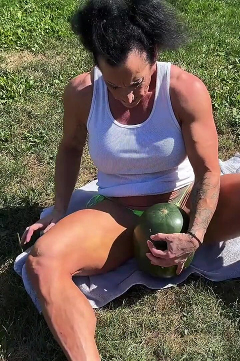 Muscle MILF Kandys Watermelon Crush Domination