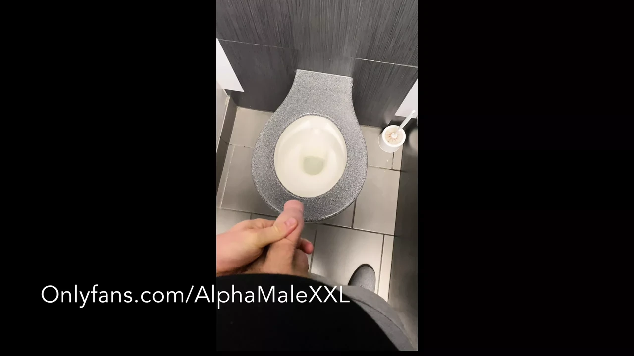 Straight Bloke Pissing British Alpha Male