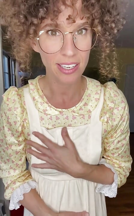 Oh, querida, um pouco mais de diversão com a madrasta em breve!