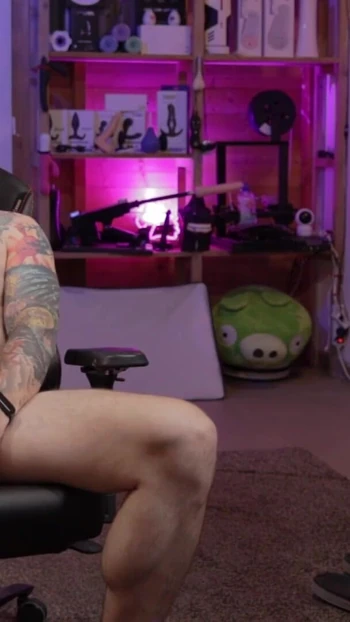 Stunning moment from "Kiiroo LUMEN buttplug first use review"
