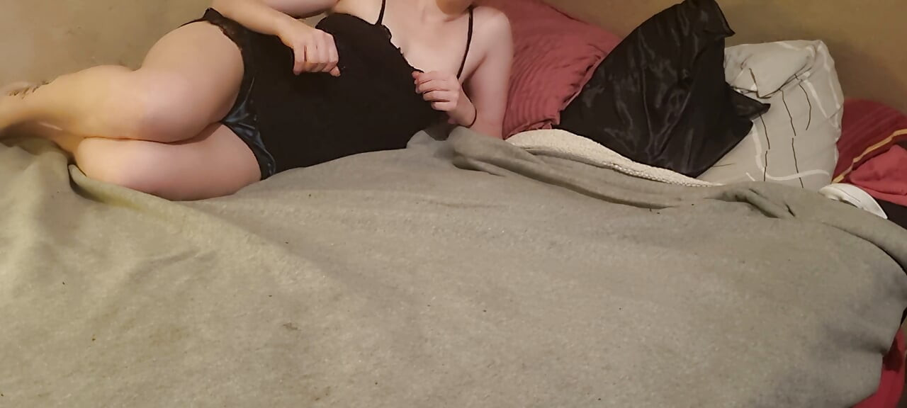 Anuslickning och strap-on dildo på min pojkvän