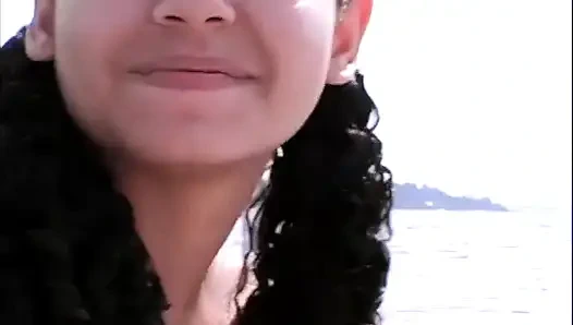 Retro 90er bootsschlampen in einem heißen dreier im freien