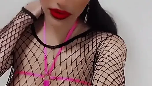 Senin daha fazlasını dilediğini görmek için bu kıçını sana sürteceğim