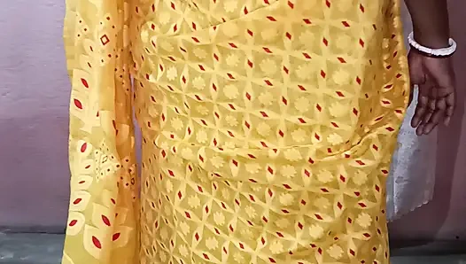 Gelber sari fällt, solo Sfw