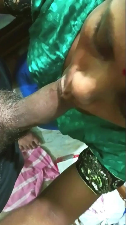 Jasmine Bhabhi Hot Blowjob Fucking Ass behind the Scene while Makeup and Wearing Saree Before Sex | Clip 1