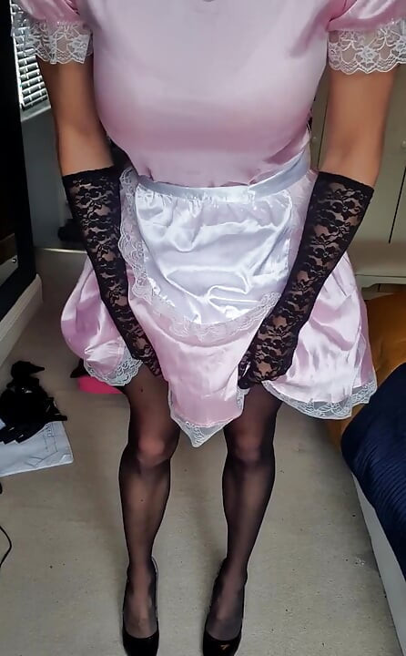 Mucama rosa y plug anal