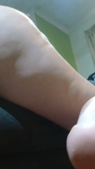Pawg humping corn getting off | Clip 1