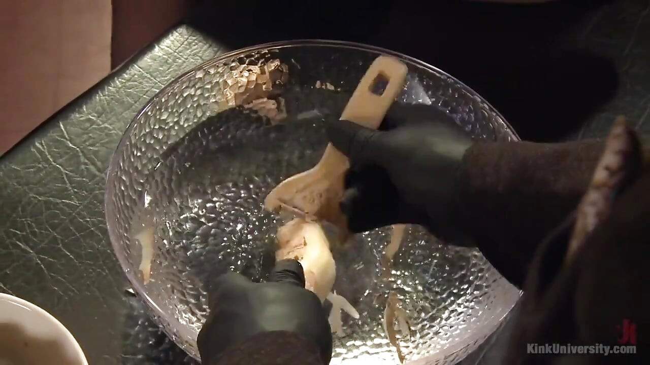 Figging : baise avec une rouquine