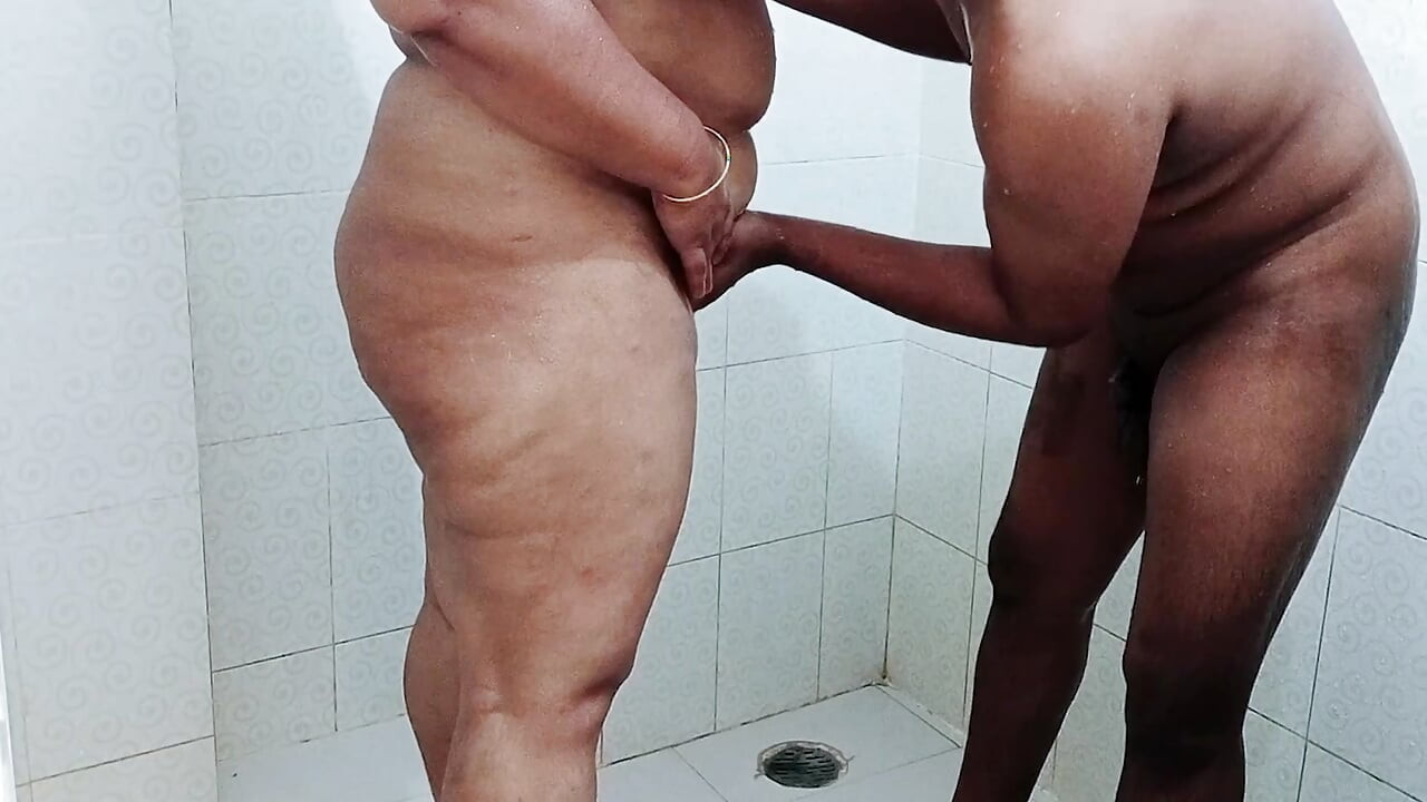 Morjenabb_I’ai baisé ma femme debout en prenant une douche. Desi sexe torride vidéos xxx