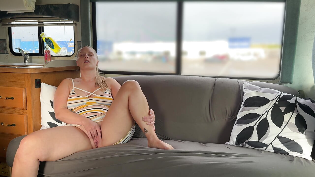 Cumming In Public: Solo Parking Lot Finger Fuck