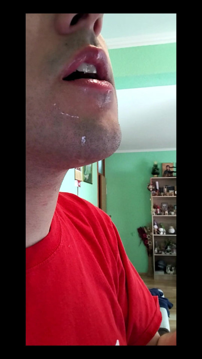 I love the taste of Cum dripping down my lips