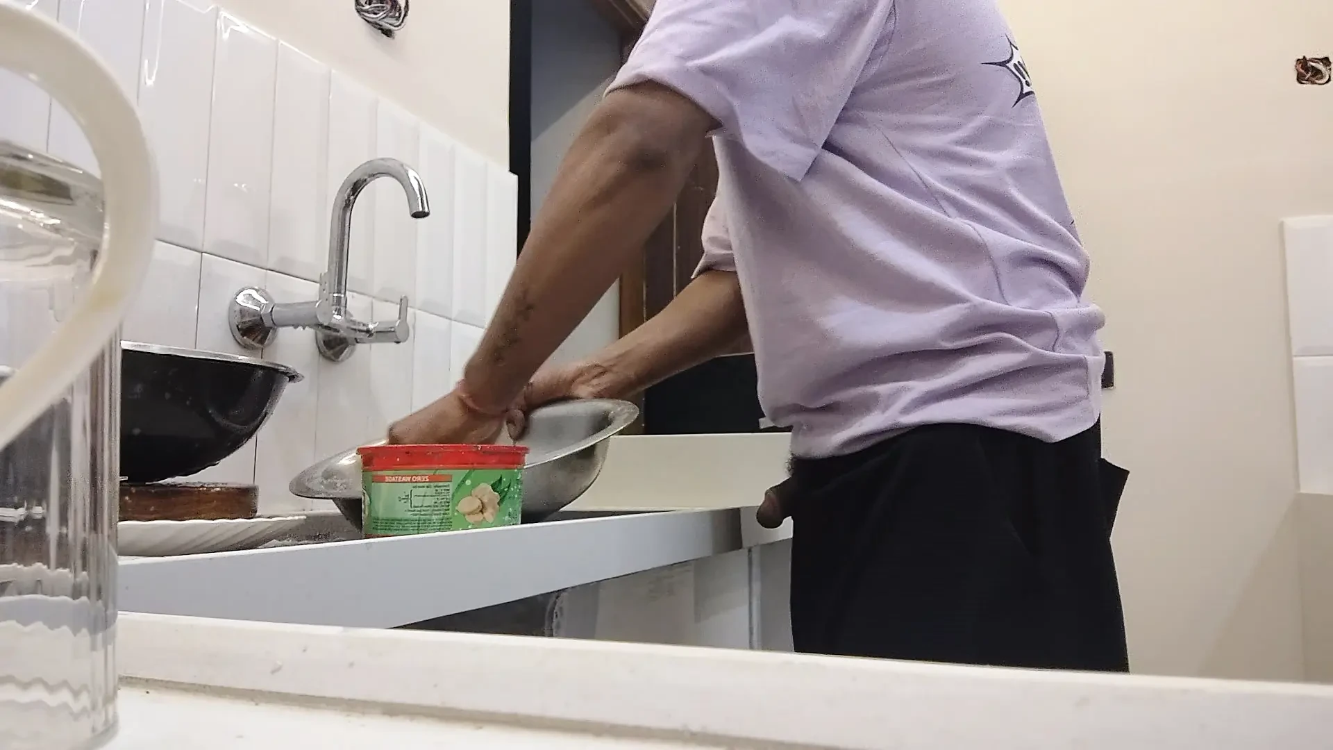 While working in the kitchen tote, I wanted to have sex.