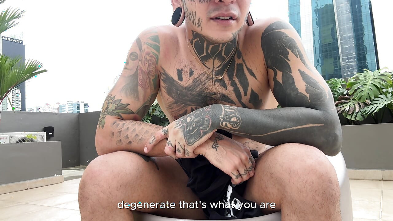 Az óriás macabreink nyilvánosan megalázza az apró embert