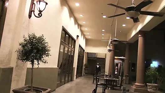 Белую толстушку с огромными сиськами взхлохнул большой черный член