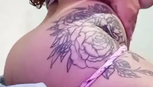 Просто больше, чем соблазнять, спит трясущейся