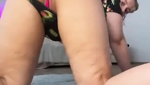 Fingering pussy and teasing in doggystyle with jucielussie