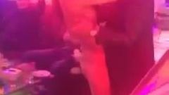 Čínská vip párty nahá dívka tančí