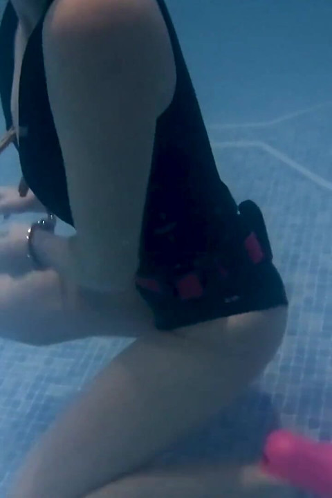 Underwater Bondage, Kink & Cum in My Tight Wetsuit