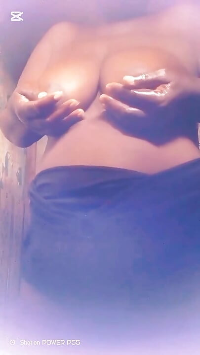 My Stepmom Display Her Boobs to Me While I Watch