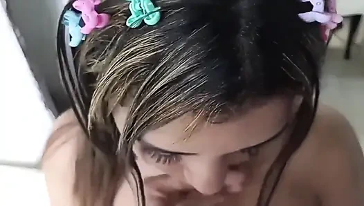 Когда моя жена уходит, я играю с моей падчерицей