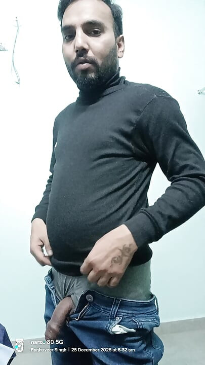 Người đàn ông Ấn Độ thích tắm và làm chủ