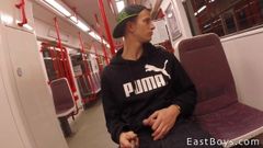 Masturbando no metrô e punheta - Thomas Fiaty