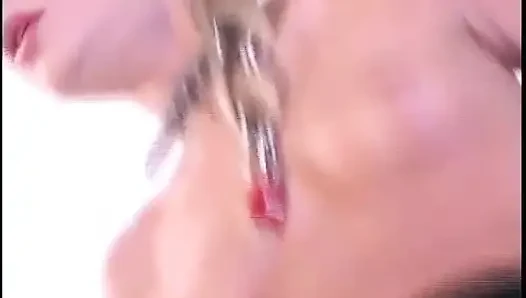 Flotter dreier mit zwei schätzchen in latex