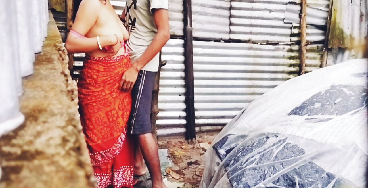 Blond Bhabi Reveals Her Husband And Lets Her young Devar Play With Her Body in outside