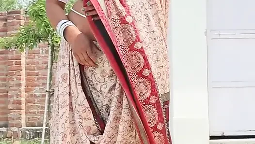 Guru menggoda murid perawannya yang imut. Gadis sekolah perawan India pertama kali (kelas) berhubungan seks dengan guru