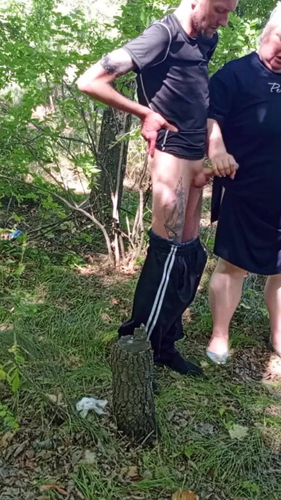 neighbor gives a public blowjob in the park | Clip 1