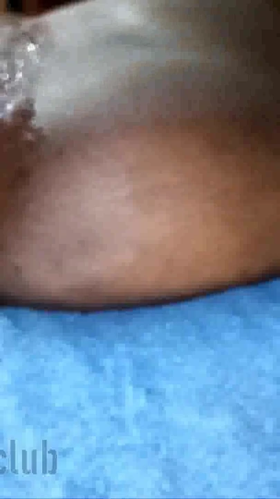 Fängslande ögonblick från "Thot in Texas - Sprutande BBW Ebony Milf creampie Amatör hemlagad svart ebenholts fru knullad"