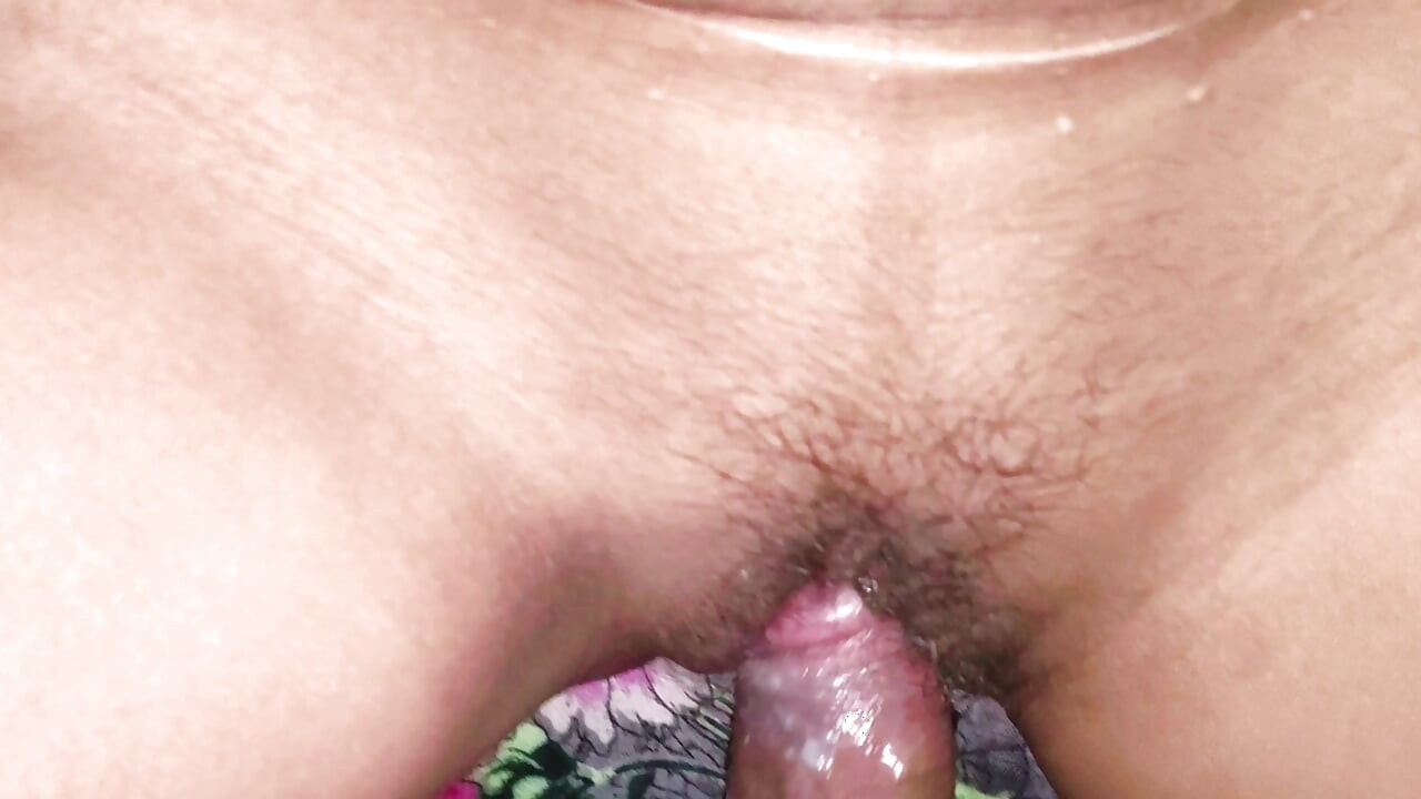 我的嫂子看到我的大雞巴非常高興，真的很享受